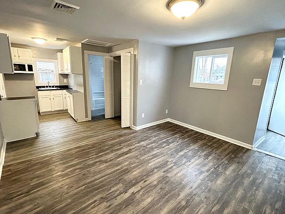 3rd image of 2008 Ravenswood Dr