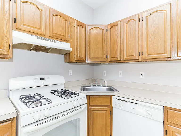 2227 Linden Ave — Photo 17