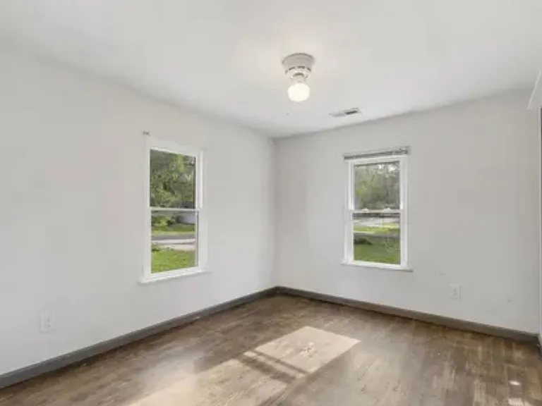 2822 W College St — Photo 12
