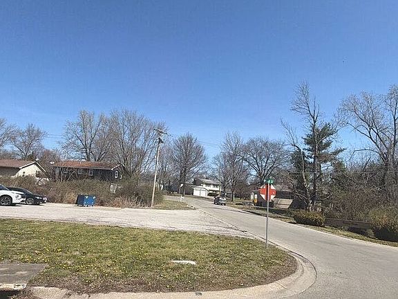 5th image of 942 Ridge Dr