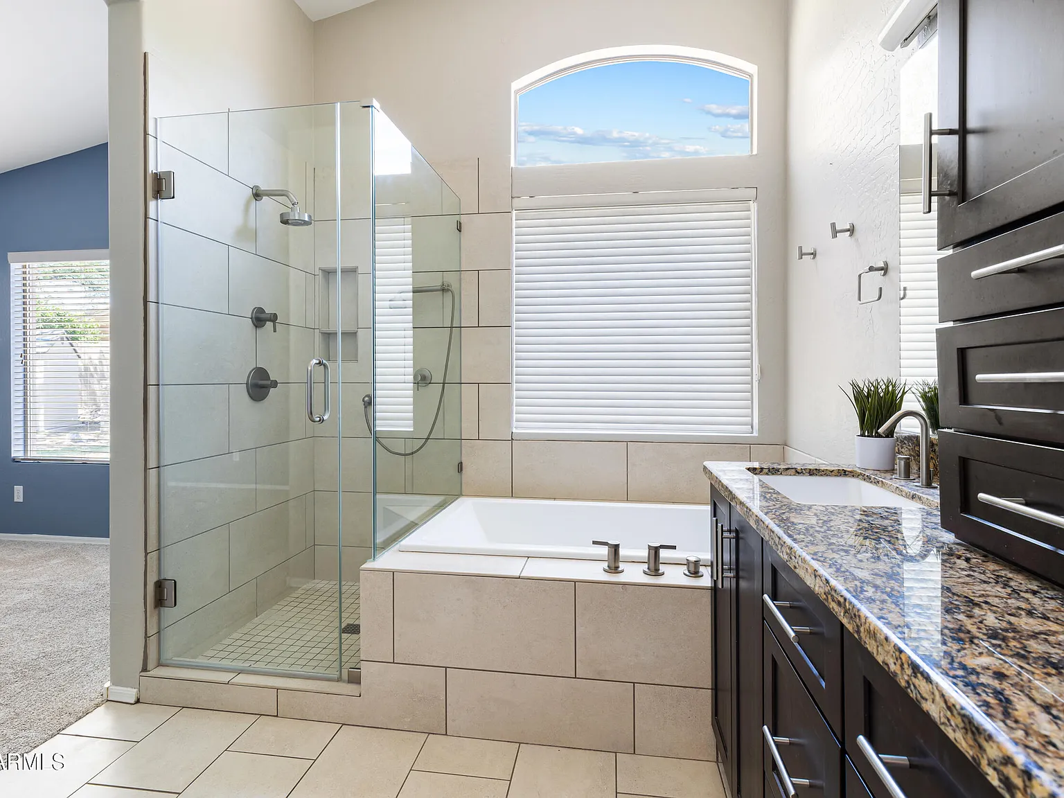 4 bed, 2.0 bath, 1837 sqft, $3,800 — Photo 1