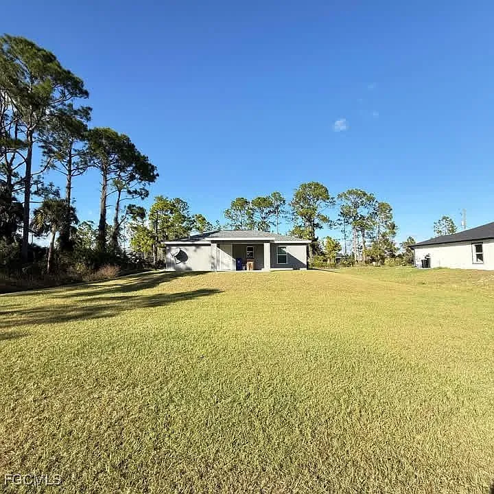 3 bed, 2.0 bath, 1143 sqft, $2,000 — Photo 3