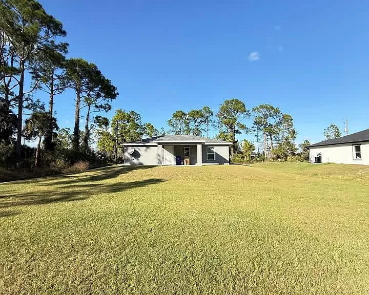 575 Oakshire Ln — Photo 3