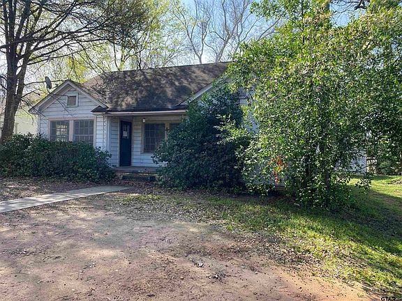 2nd image of 1406 Crescent Dr
