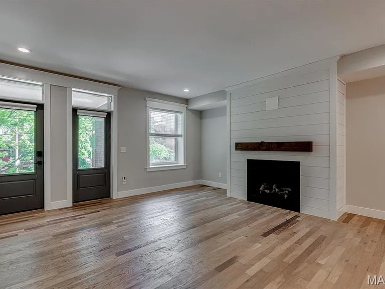 4116 Flad Ave — Photo 2
