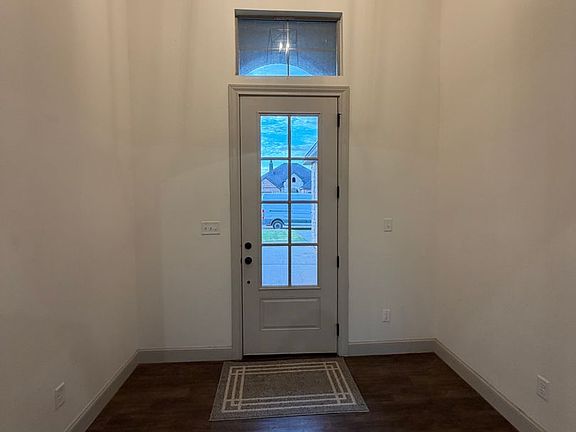 3rd image of 6807 52nd St