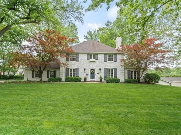 5301 Locust St, Kansas City, MO 64110