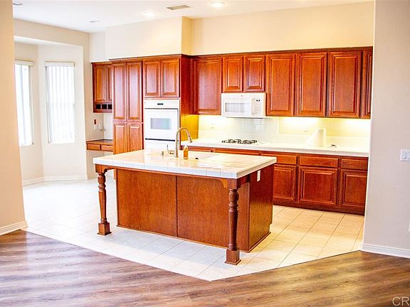 5th image of 2843 Charleston Pl
