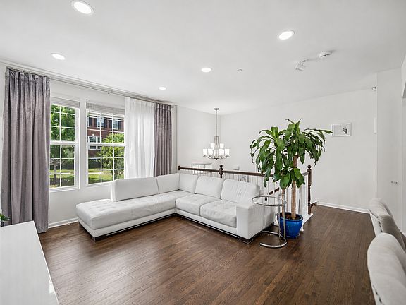 4th image of 3155 Coral Ln #5-33
