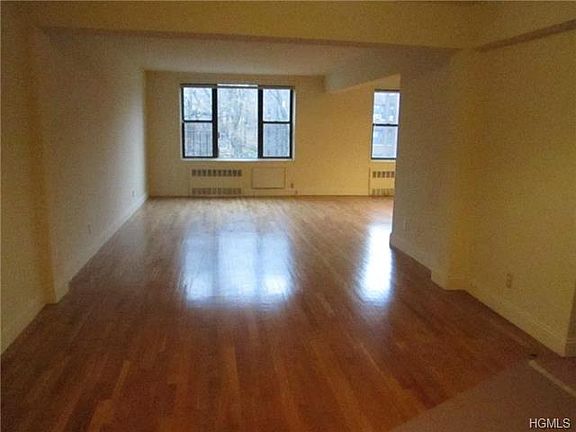 2nd image of 123 Valentine Ln APT 2G