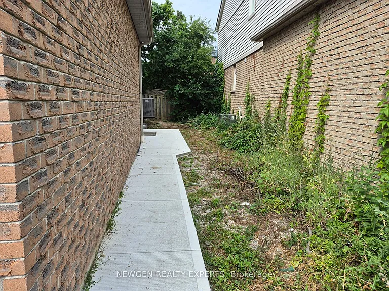 2878 Rainwater Dr #LEGAL BASEMENT — Photo 2