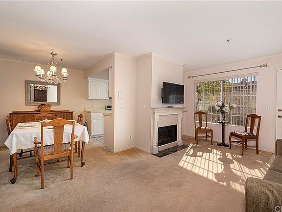 4th image of 1706 Grismer Ave Unit 102