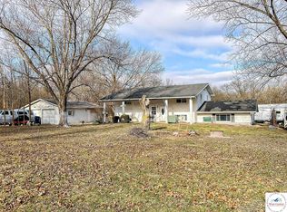 1741 McVey Rd, Sedalia, MO 65301