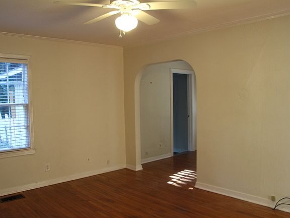 5th image of 1100 Carraway St