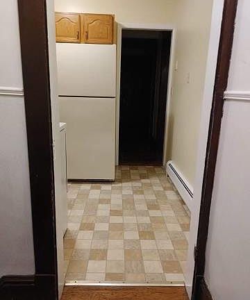 4th image of 21 Sylvia St #0
