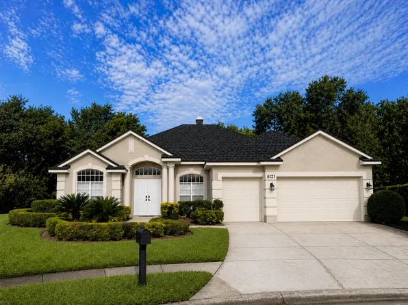 6121 Chene Ct, Lutz, FL 33558
