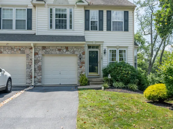 748 McCardle Dr, West Chester, PA 19380