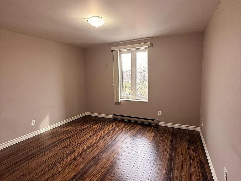 358 Queen Mary Rd #611 — Photo 11
