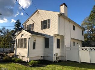 66 W Hobart Gap Rd, Livingston, NJ 07039