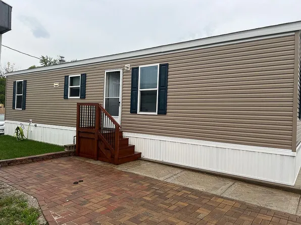 1703 S Chicago St Trlr 22, Joliet, IL 60436