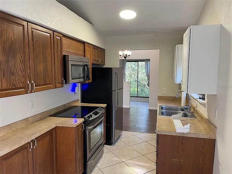 4531 SW 83rd Dr — Photo 4