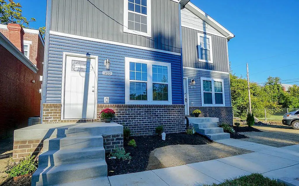 2 bed, 1.5 bath, 1064 sqft, $1,300 — Photo 2