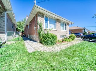 36 Beaver Valley Rd #1, Toronto, ON M3H4S1
