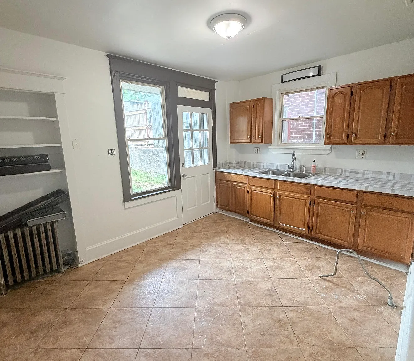 3 bed, 1608 sqft, $1,650 — Photo 3