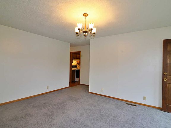 4th image of 119 Elm St