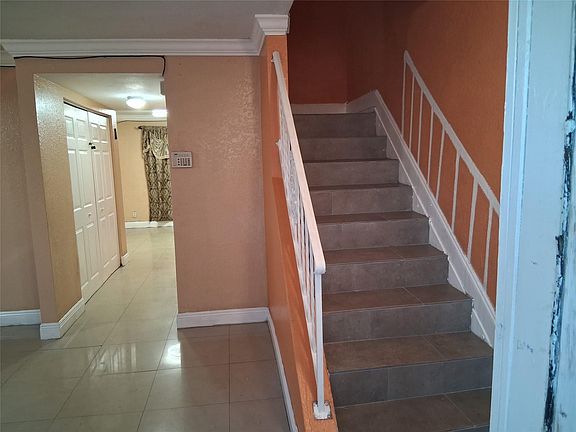 4th image of 1349 Seaview