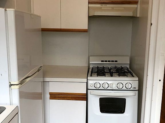 4th image of 101 7th Ave #5E