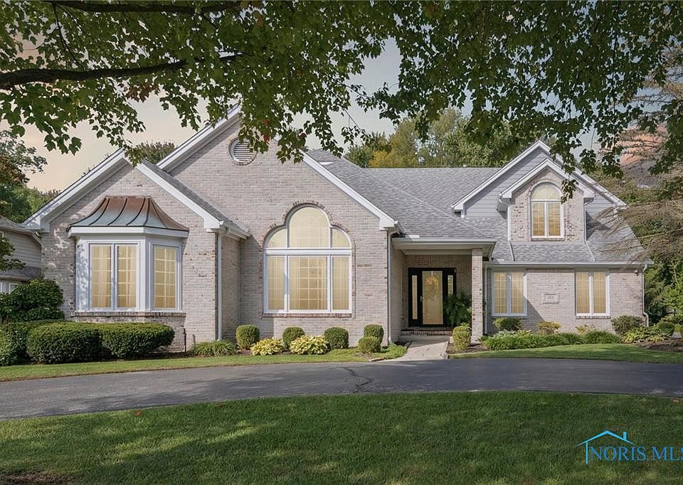 1st image of 742 Lost Lakes Dr