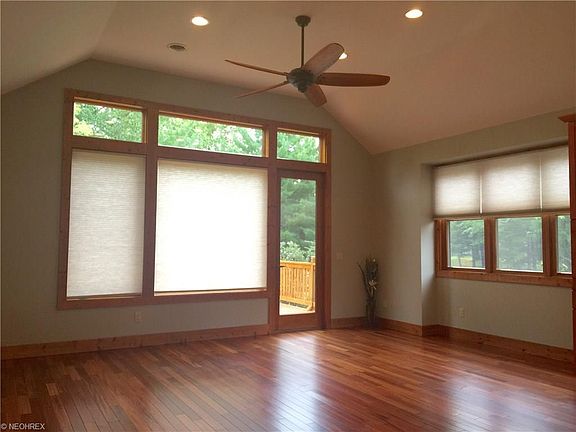 3rd image of 16113 Lakeview Dr