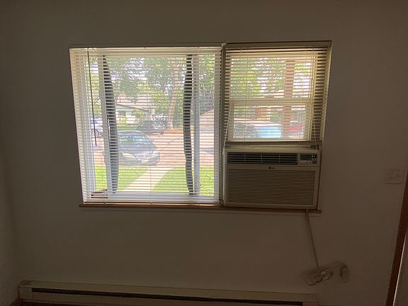 4th image of 223 W Myrtle St #A