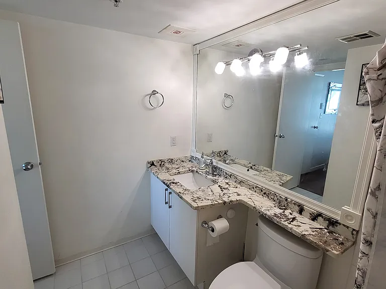 438 Seymour St #2803 — Photo 11