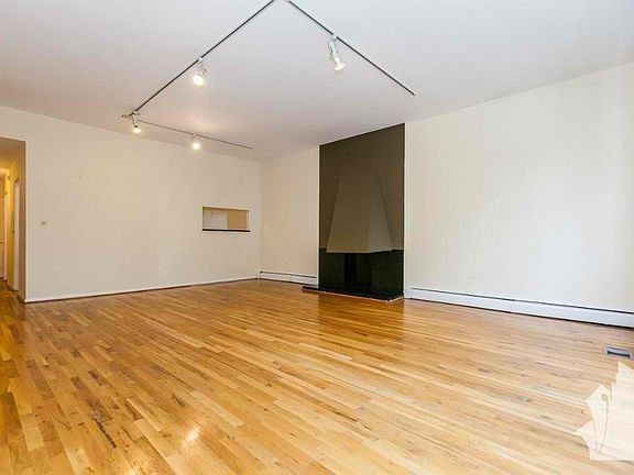 4th image of 1425 N Dearborn St #D4a