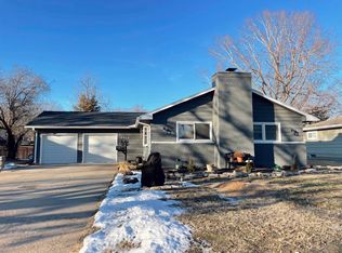 2413 Melrose Ln, Salina, KS 67401
