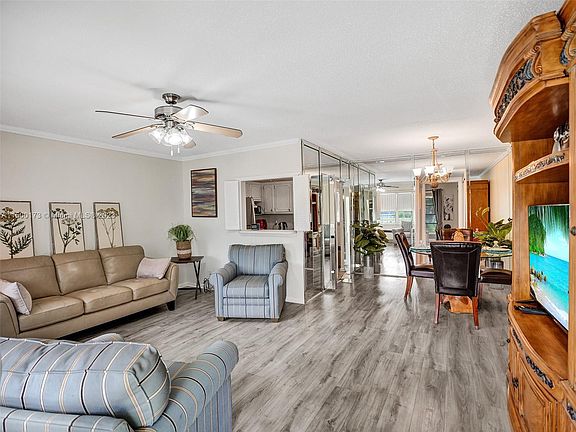 5th image of 101 Newport Ct #101-F