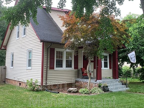 2nd image of 5711 W Franklin St
