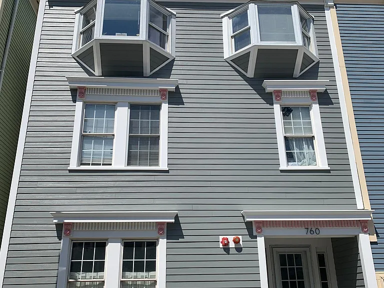760 E 8th St #3 — Photo 1