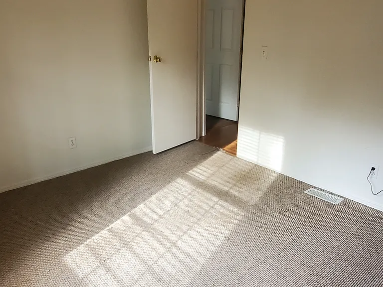 621 S 29th Dr — Photo 19