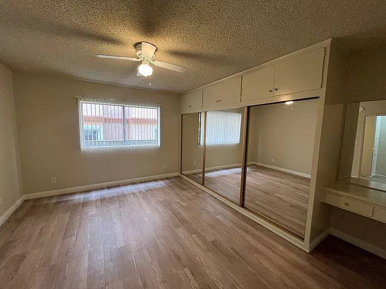 426 E Valencia Ave #B — Photo 7