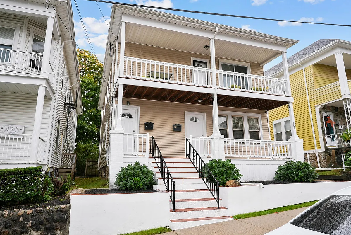 Building Photo - 164 Hadley St #1