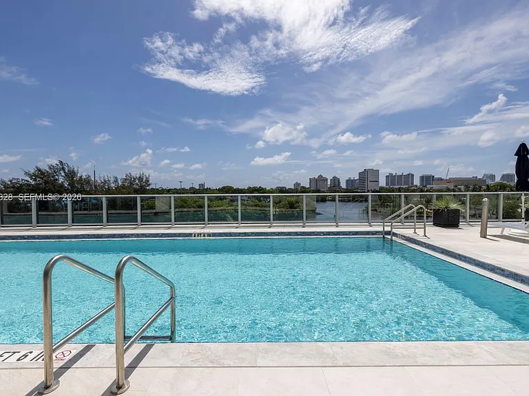 1180 N Federal Hwy #1009 — Photo 38