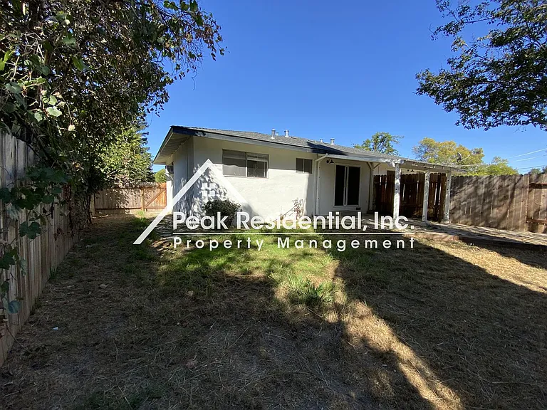 1120 Morton Ct — Photo 21