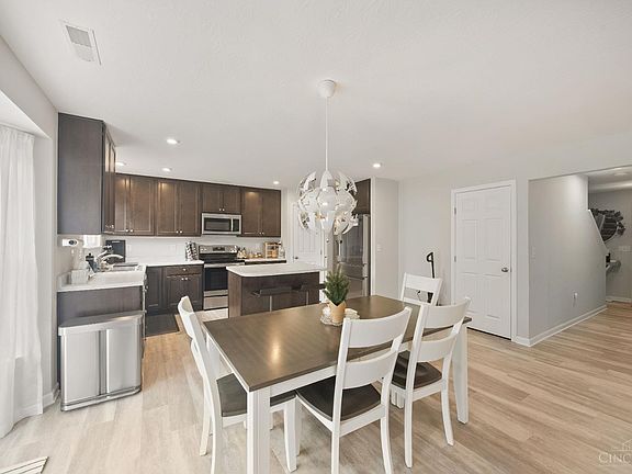 3rd image of 5603 Noble Ct