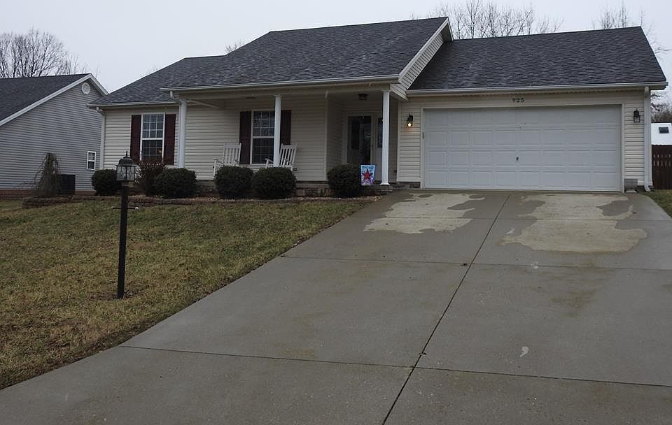 1st image of 925 Holly Ct