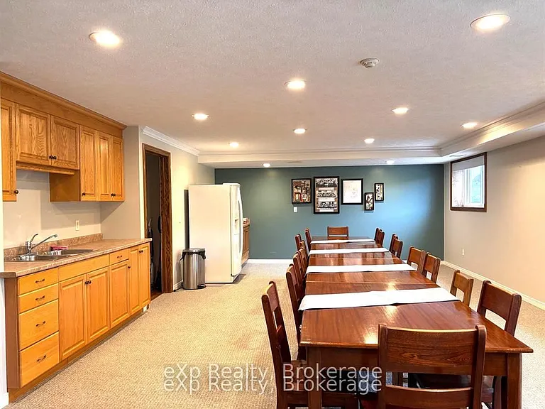 85 William St N #401 — Photo 22