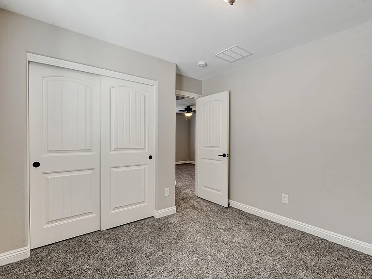 10233 Gibson Isle Dr — Photo 38