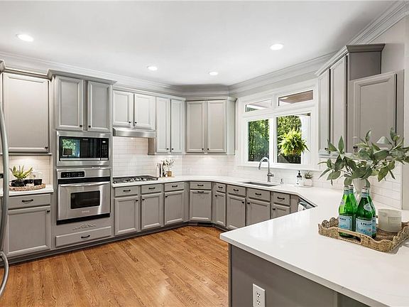2nd image of 2135 Country Ridge Rd
